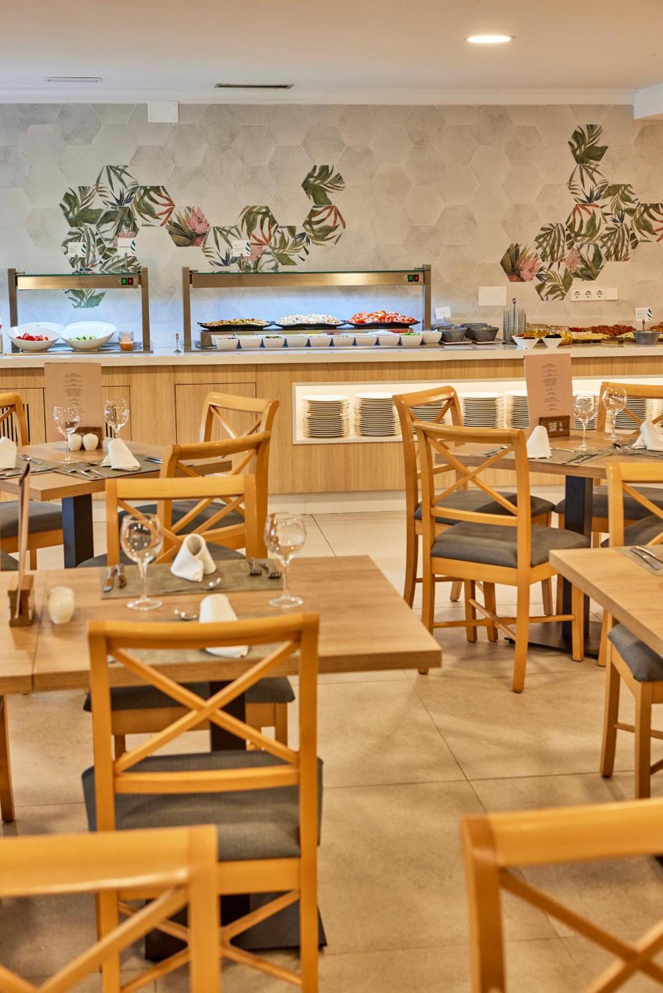 Apartahotel Universal Don Camilo