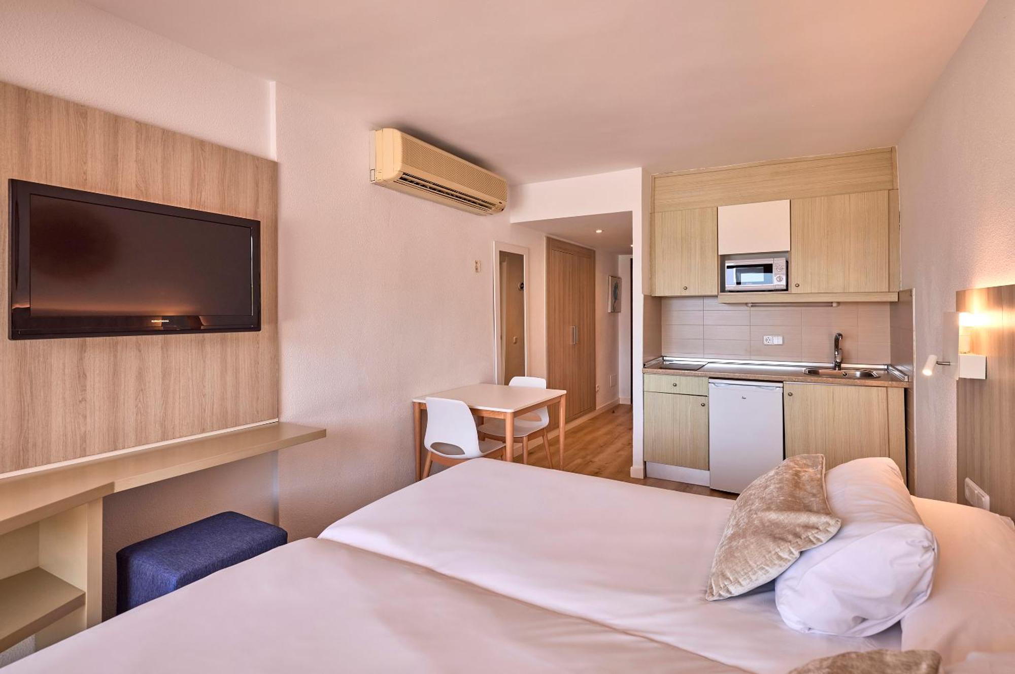 Apartahotel Universal Don Camilo Sant Elm