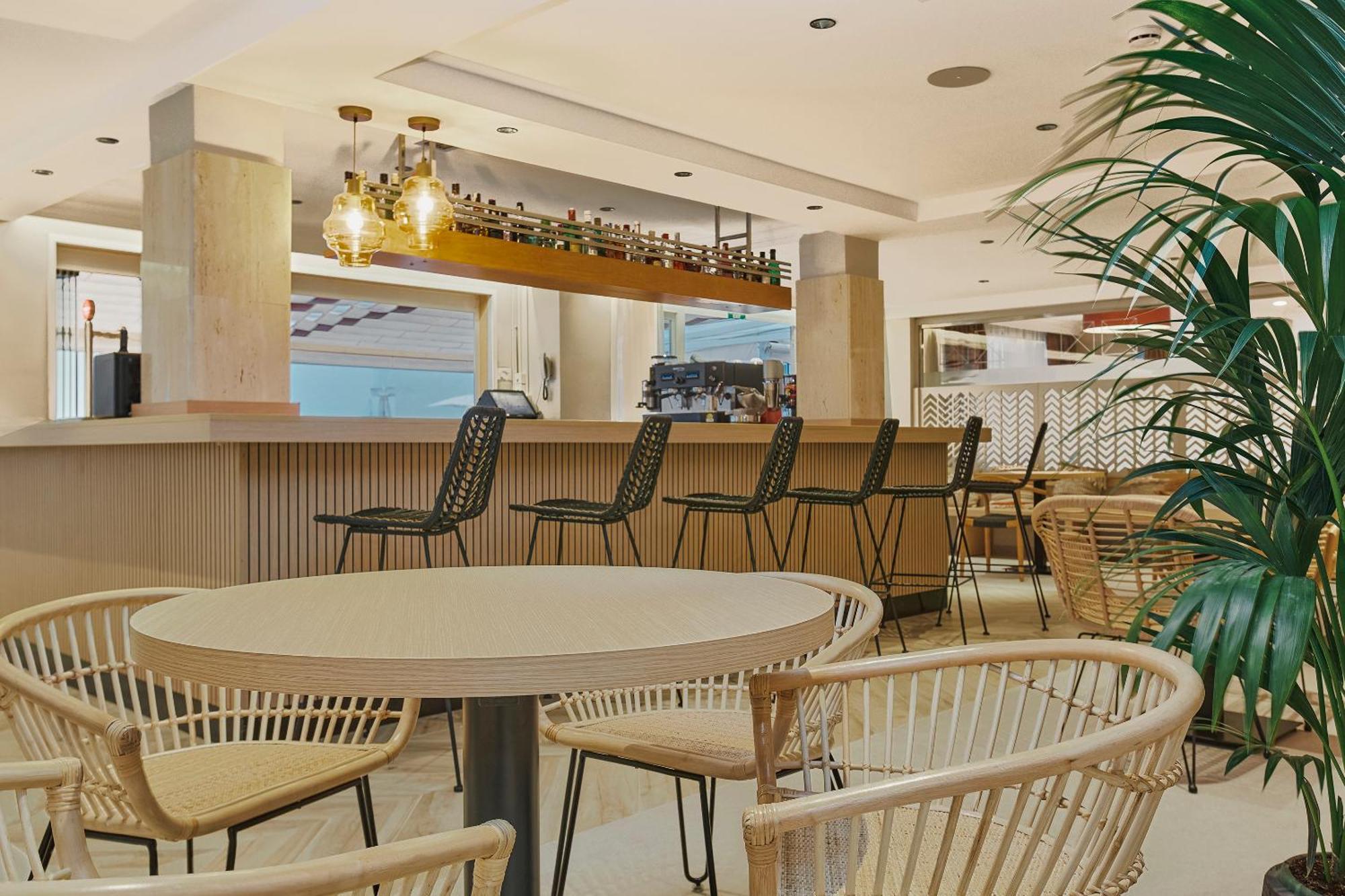 Apartahotel Universal Don Camilo Sant Elm