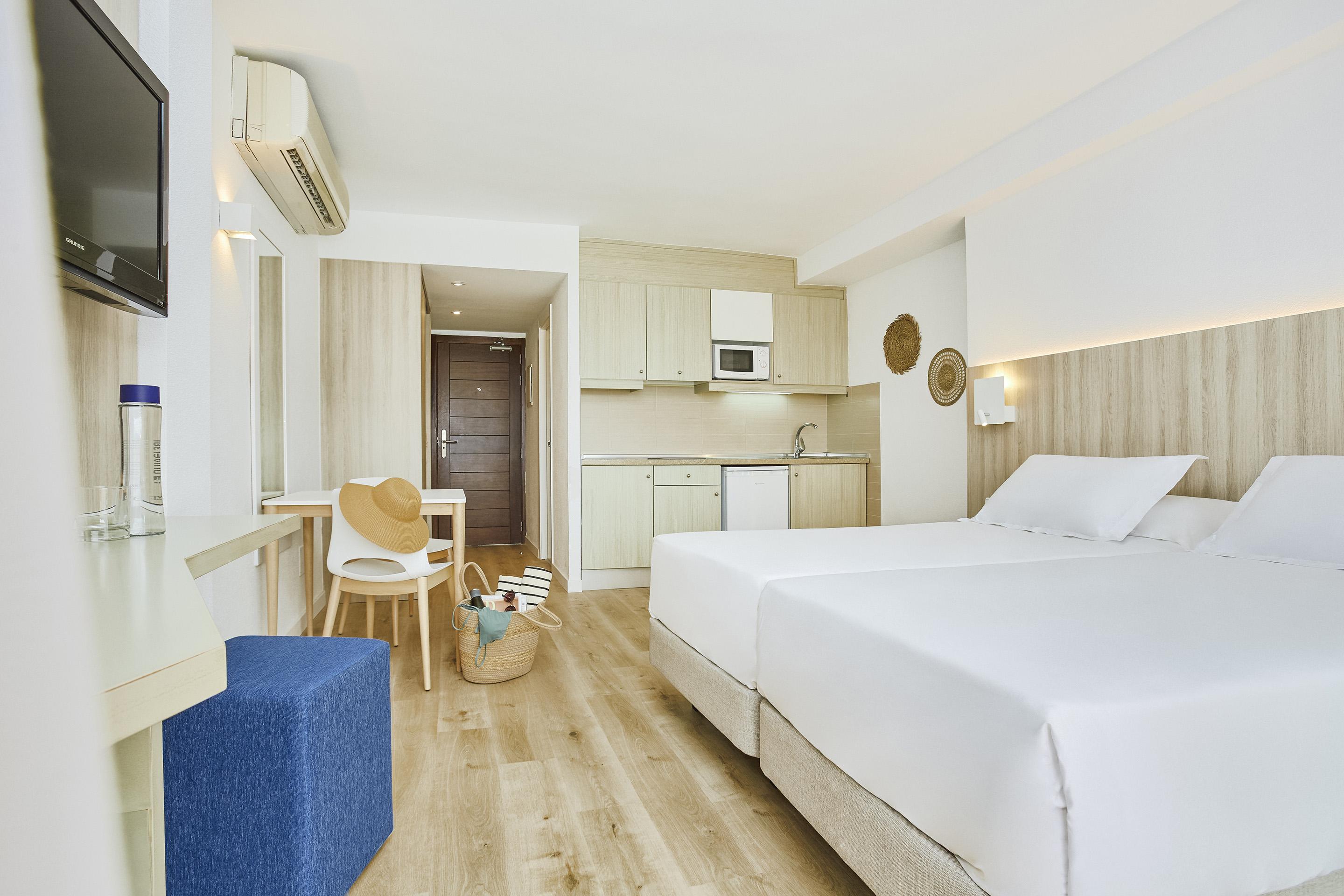 Universal Don Camilo Aparthotel Sant Elm